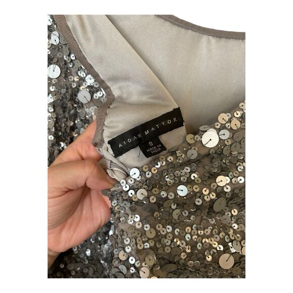 Aiden Maddox Short Sequin Dress Long Sleeves Boat Neck V Back NWT Sz 8 - Picture 8 of 10